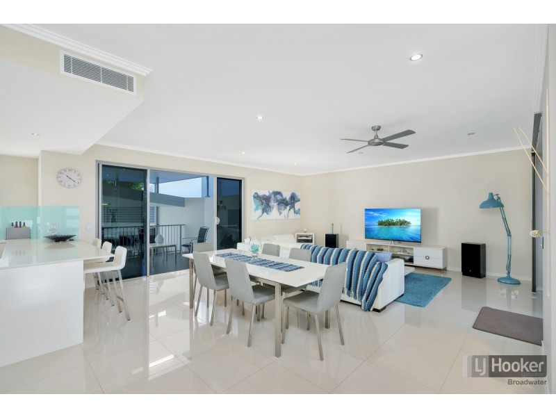 3/114 The Esplanade, Paradise Point QLD 4216