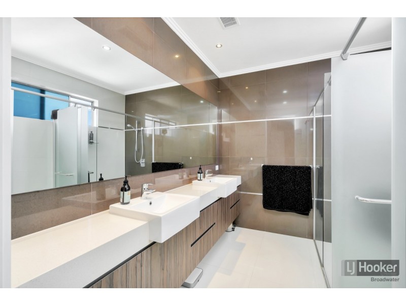 3/114 The Esplanade, Paradise Point QLD 4216