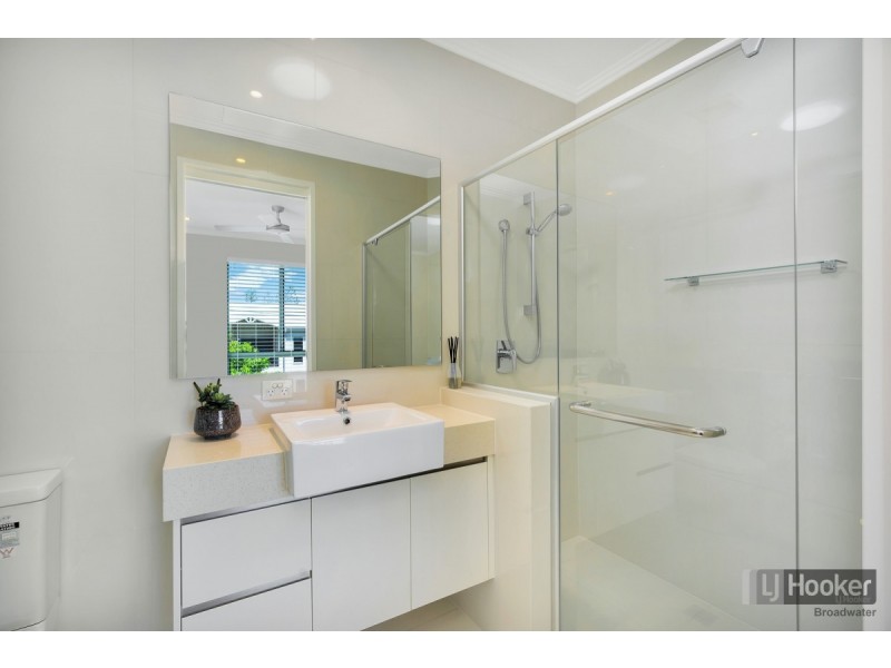 3/114 The Esplanade, Paradise Point QLD 4216
