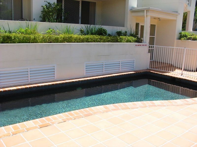 2/7 Whiting Street, Labrador QLD 4215