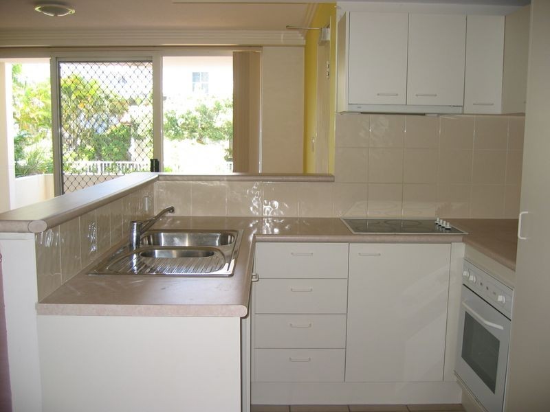 2/7 Whiting Street, Labrador QLD 4215