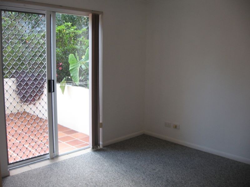 2/7 Whiting Street, Labrador QLD 4215