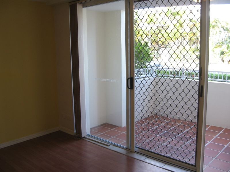 2/7 Whiting Street, Labrador QLD 4215