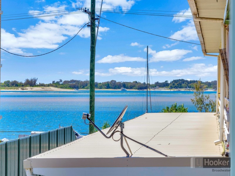 4/81 Frank Street, Labrador QLD 4215