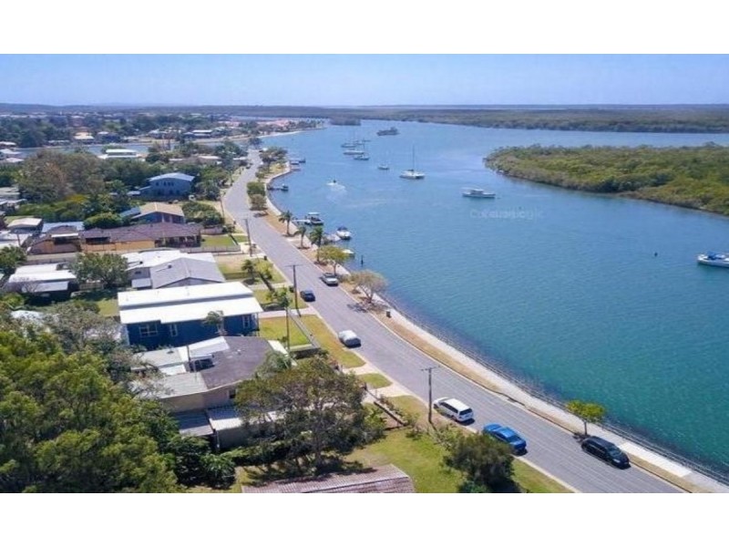 40 Boykambil Esplanade, Hope Island QLD 4212