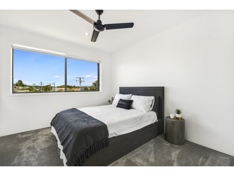 30/2320-2330 Gold Coast Highway, Mermaid Beach QLD 4218