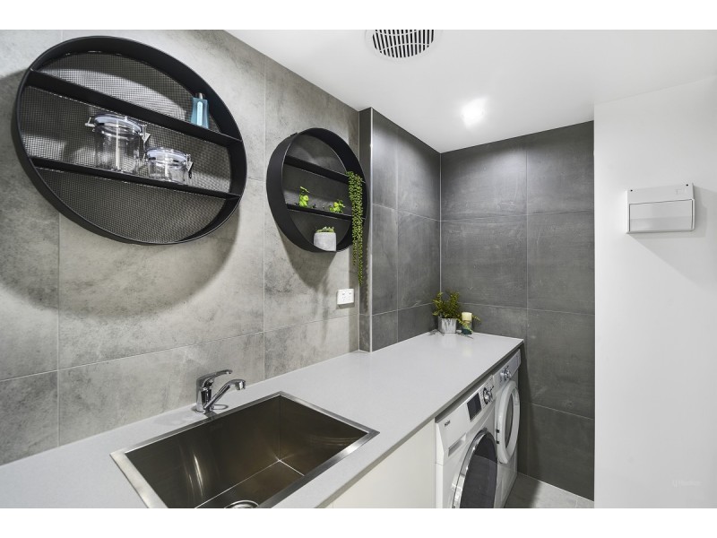 30/2320-2330 Gold Coast Highway, Mermaid Beach QLD 4218