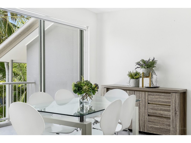 30/2320-2330 Gold Coast Highway, Mermaid Beach QLD 4218