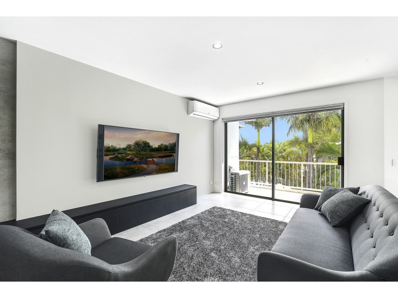 30/2320-2330 Gold Coast Highway, Mermaid Beach QLD 4218