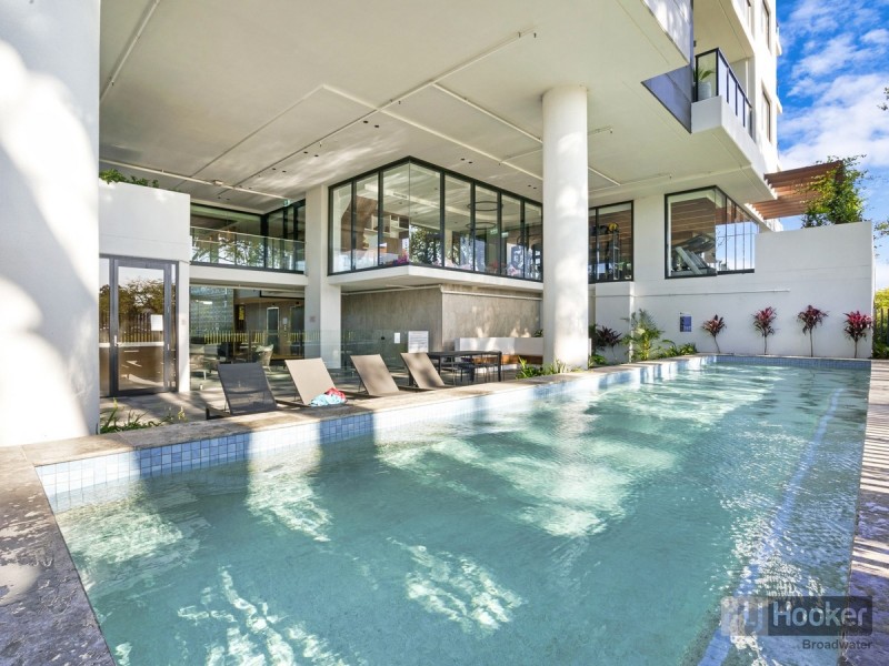 1103/372-374 Marine Parade, Labrador QLD 4215