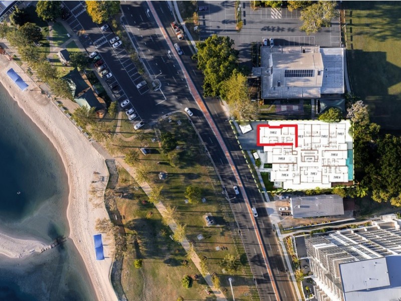 1103/372-374 Marine Parade, Labrador QLD 4215