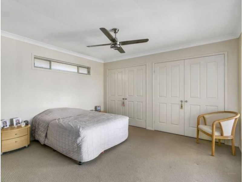 18 Spikes Court, Arundel QLD 4214