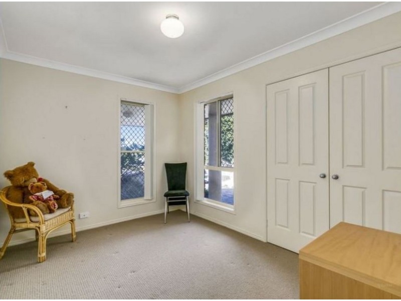 18 Spikes Court, Arundel QLD 4214