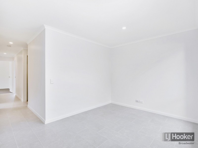 1/100 Botanical Drive, Labrador QLD 4215