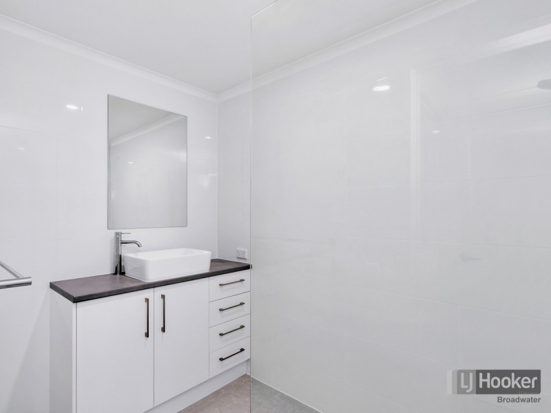1/100 Botanical Drive, Labrador QLD 4215