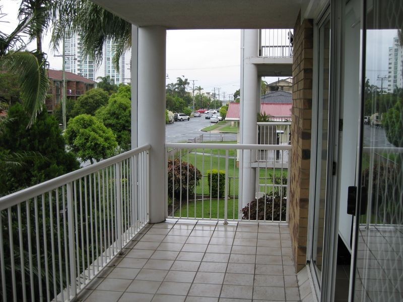 3/145 Muir Street, Labrador QLD 4215