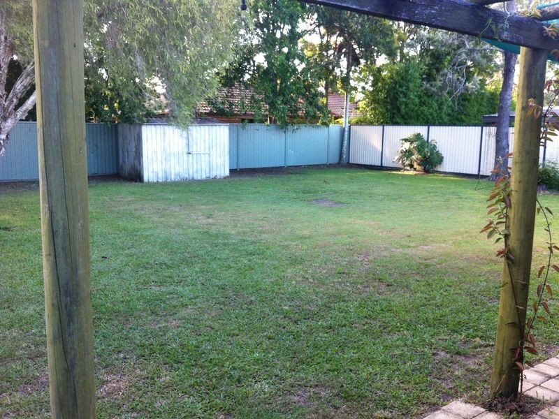 24 Burrinjuck Drive, Coombabah QLD 4216