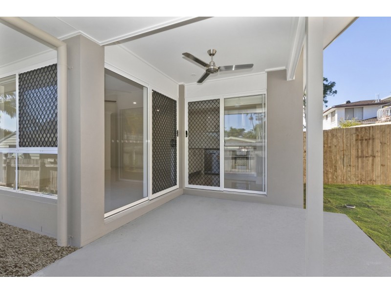 1/22a Jimmieson Avenue, Labrador QLD 4215