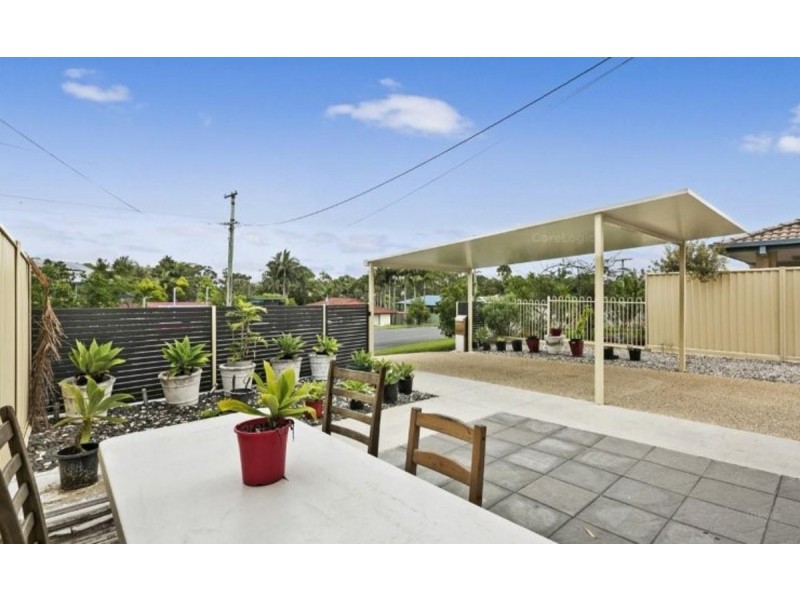 1/221 Government Road, Labrador QLD 4215