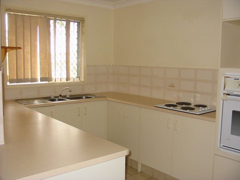 1/6 Calvary Court, Labrador QLD 4215