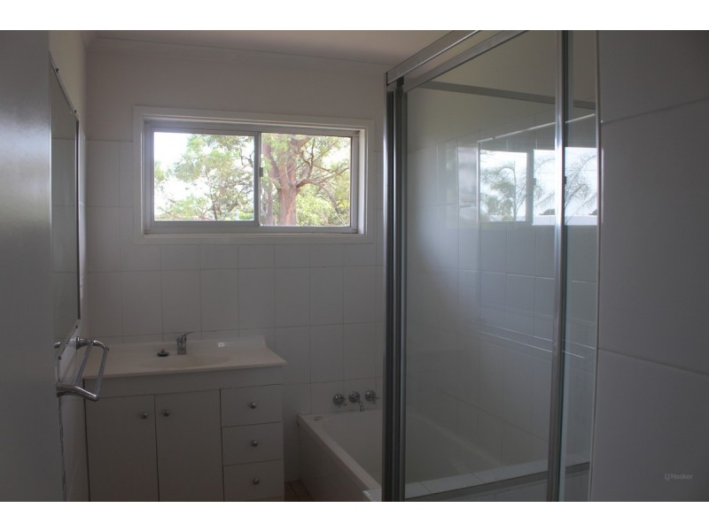 31 The Crescent, Ashmore QLD 4214