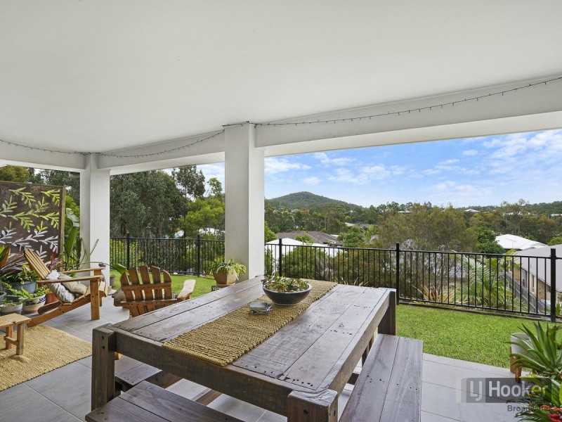 33 Flame Trees Crescent, Maudsland QLD 4210