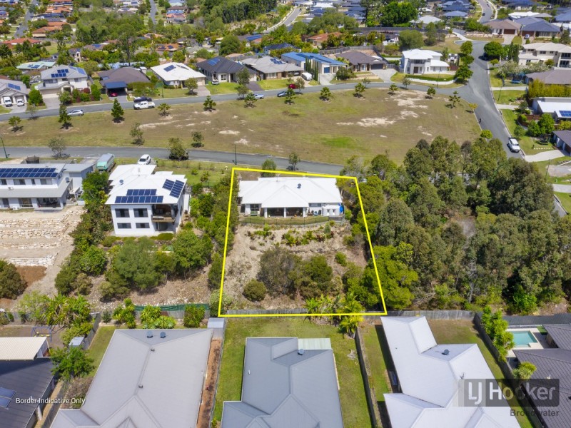 33 Flame Trees Crescent, Maudsland QLD 4210
