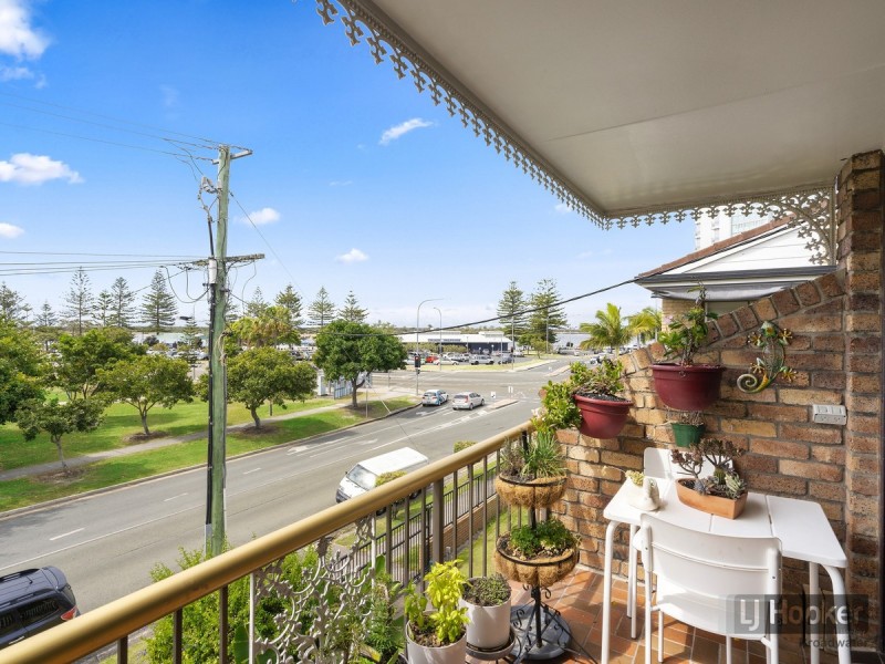 8/6 Broad Street, Labrador QLD 4215