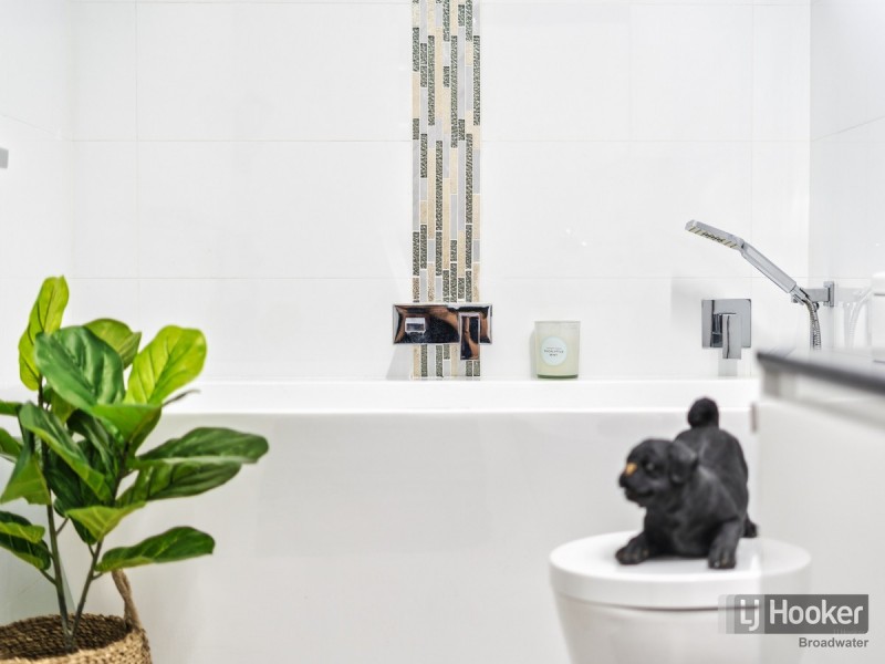 8/6 Broad Street, Labrador QLD 4215