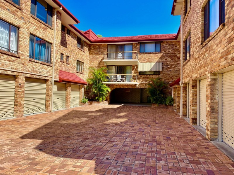 8/6 Broad Street, Labrador QLD 4215