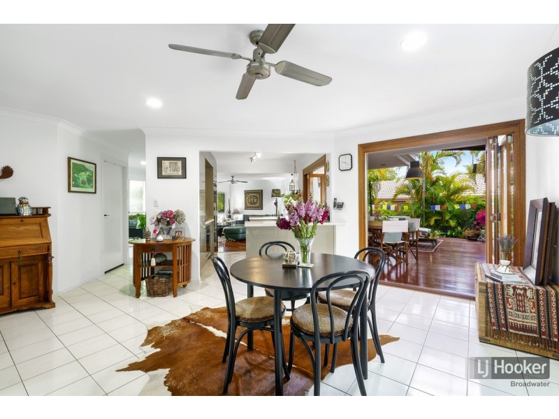 4 Menzies Close, Arundel QLD 4214