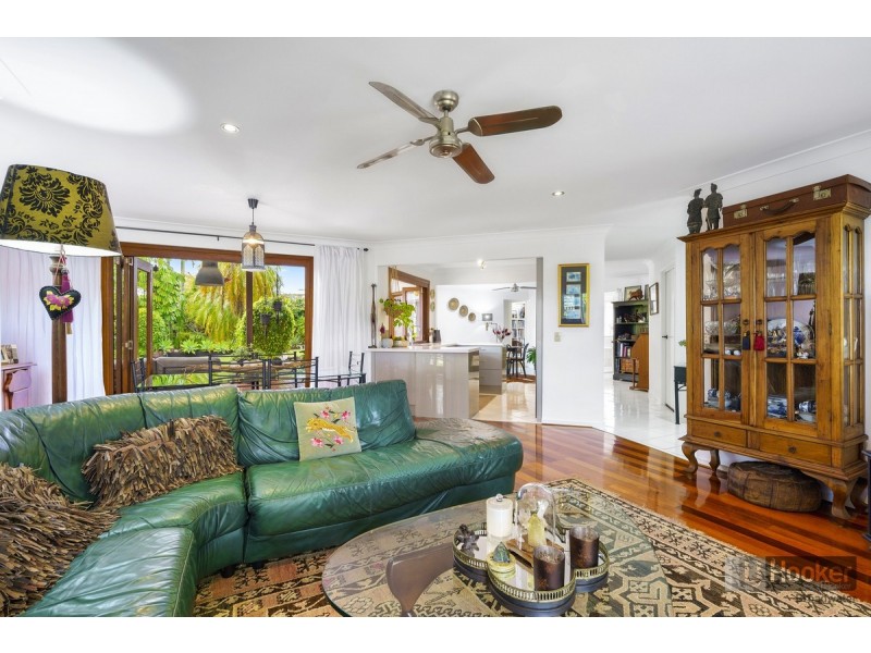 4 Menzies Close, Arundel QLD 4214
