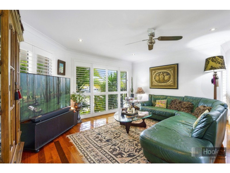 4 Menzies Close, Arundel QLD 4214
