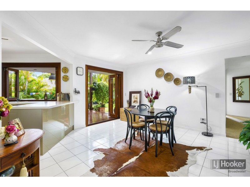4 Menzies Close, Arundel QLD 4214