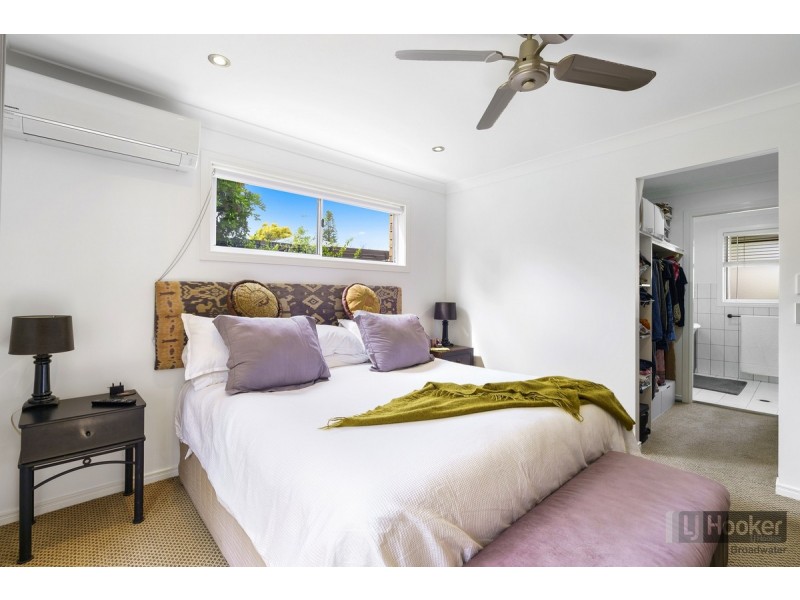 4 Menzies Close, Arundel QLD 4214