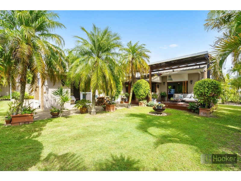 4 Menzies Close, Arundel QLD 4214