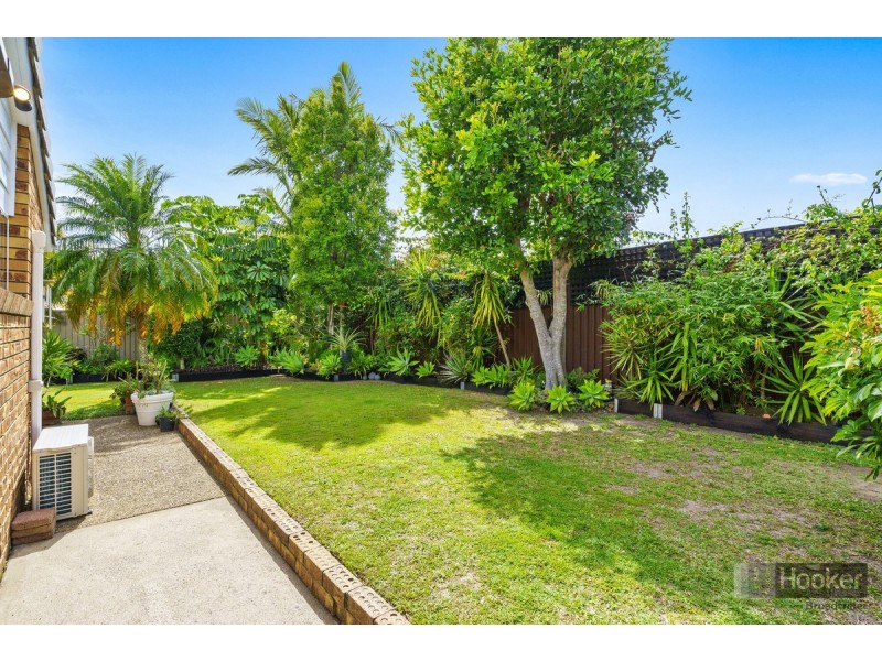 4 Menzies Close, Arundel QLD 4214