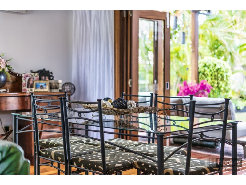 4 Menzies Close, Arundel QLD 4214
