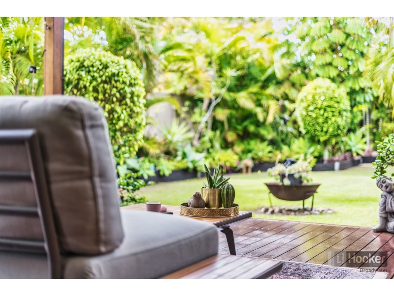 4 Menzies Close, Arundel QLD 4214