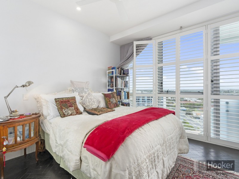1306/360 Marine Parade, Labrador QLD 4215