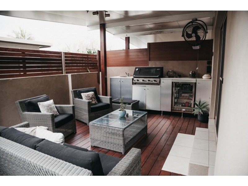 1/32 Ocean Street, Runaway Bay QLD 4216