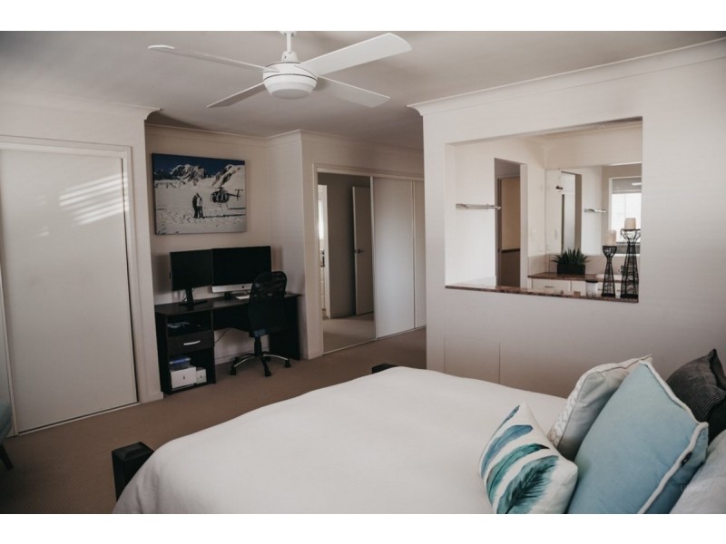 1/32 Ocean Street, Runaway Bay QLD 4216