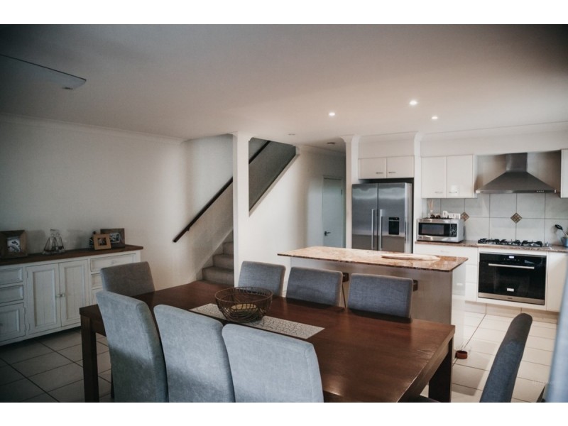 1/32 Ocean Street, Runaway Bay QLD 4216