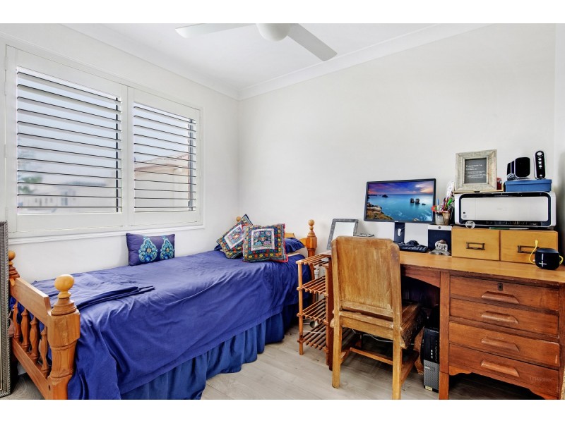 2/8 Rosalind Avenue, Paradise Point QLD 4216