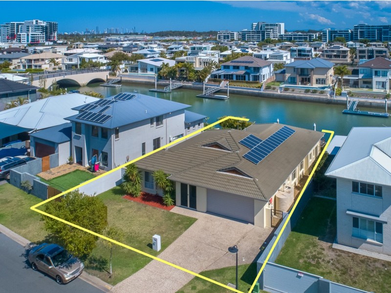 99 Compass Drive, Biggera Waters QLD 4216