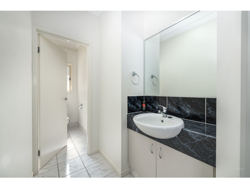 99 Compass Drive, Biggera Waters QLD 4216