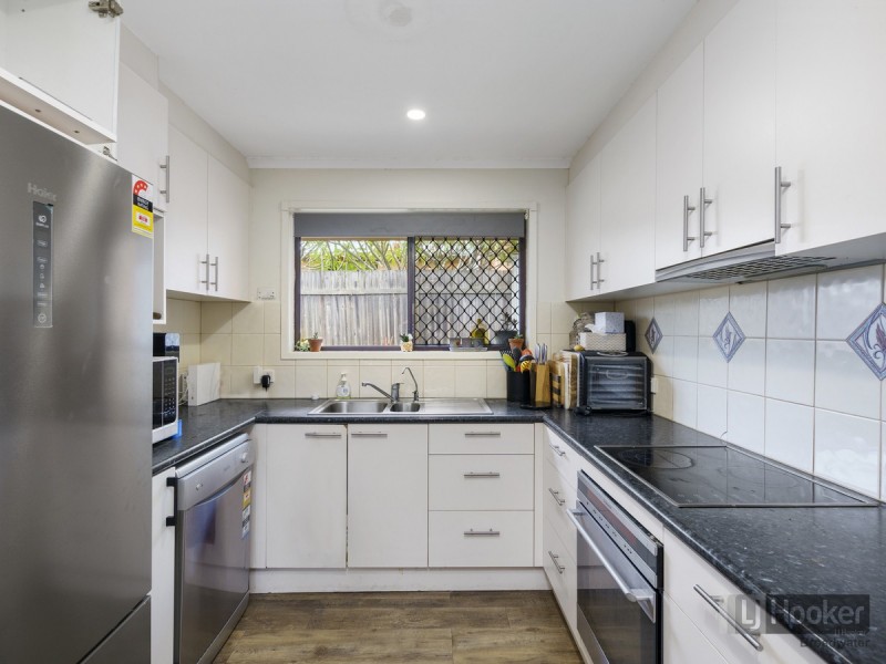 2/320 Government Road, Labrador QLD 4215