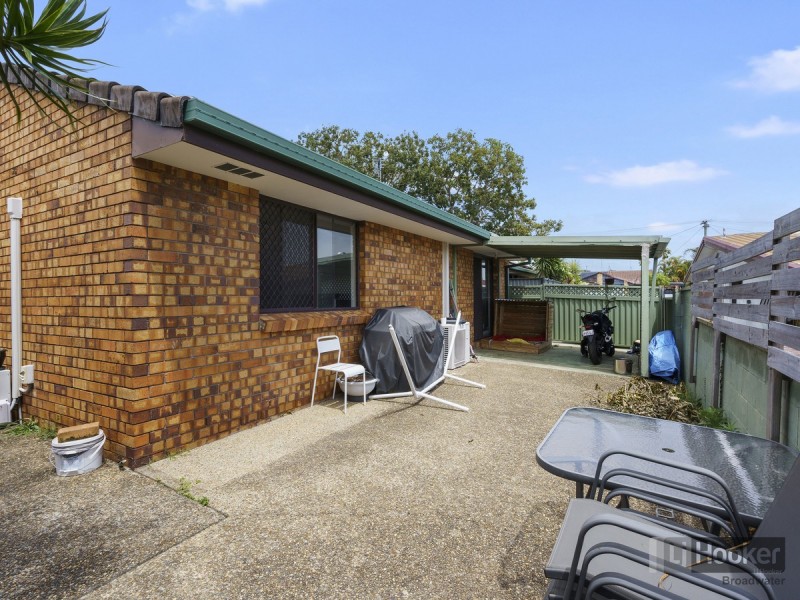 2/320 Government Road, Labrador QLD 4215