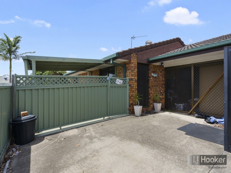 2/320 Government Road, Labrador QLD 4215