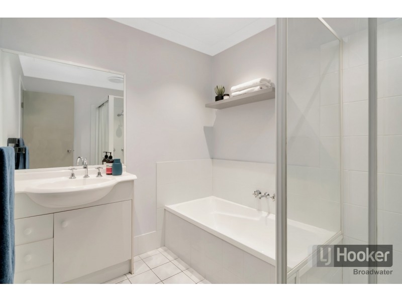 20/6 Buddy Holly Close, Parkwood QLD 4214